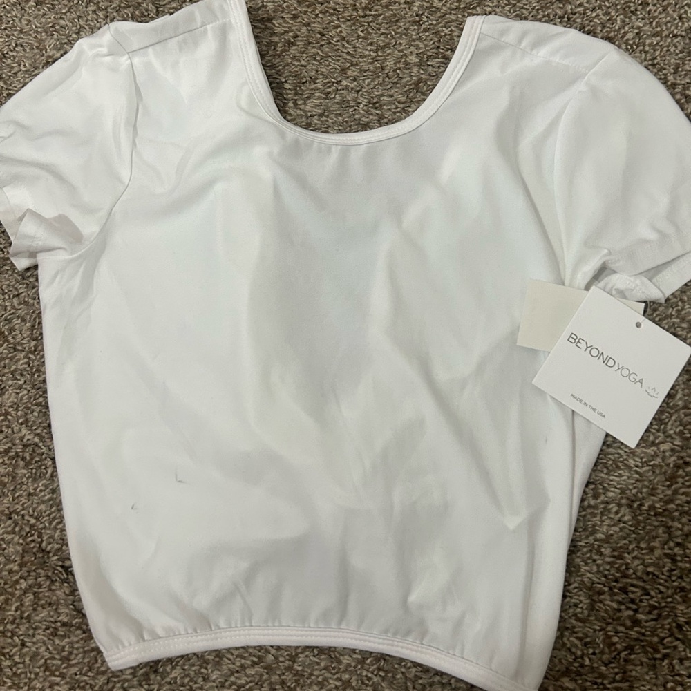 Beyond Yoga twisted open back top nwt